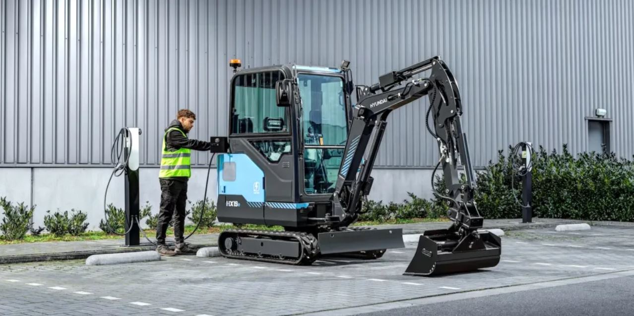 معرفی مینی بیل برقی هیوندای HX19e