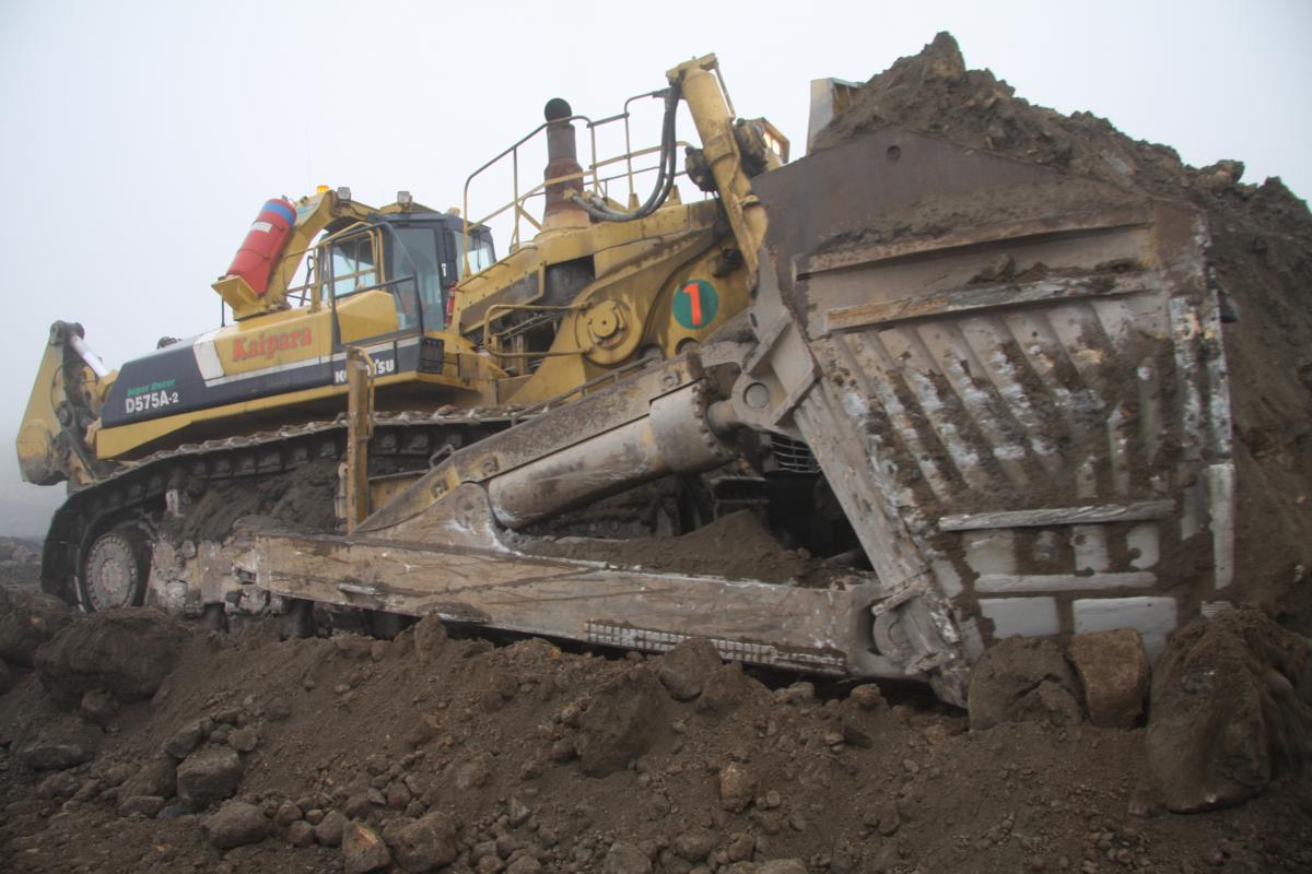 معرفی بلدوزر کوماتسو D575A-3 SD