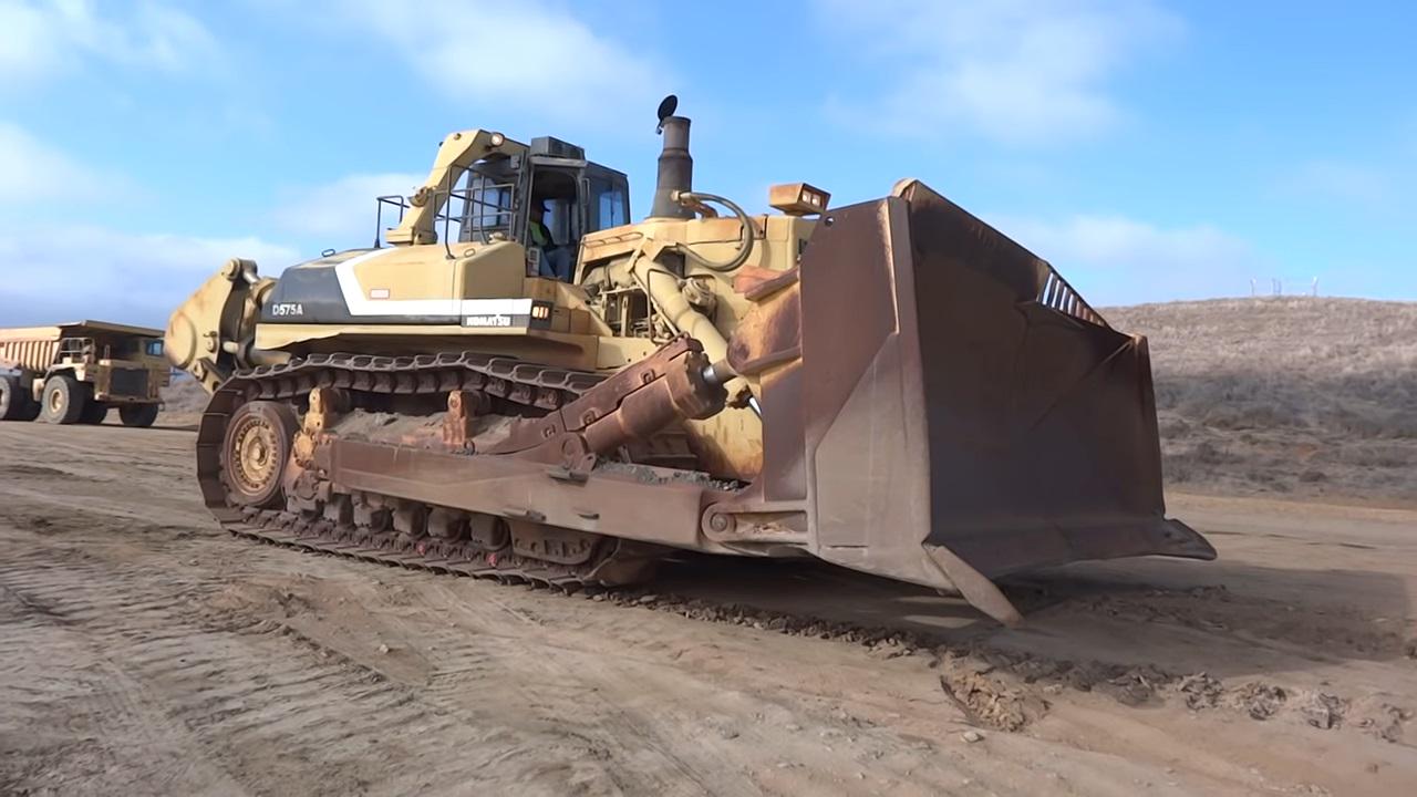 معرفی بلدوزر کوماتسو D575A-3 SD